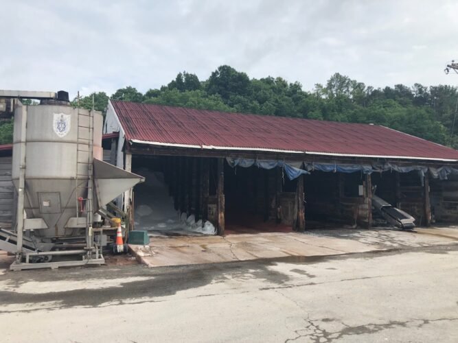 AF1QipMjsLP7eIW3 5hC59hTv3Dp3YRja5xGyhh8iQIcw1600 h1000 k no 1