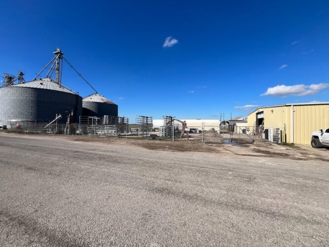 AF1QipMpw 0xWrvSMjVE7x5riYopDlp xxf9Fk2HLiwlw1600 h1000 k no 1